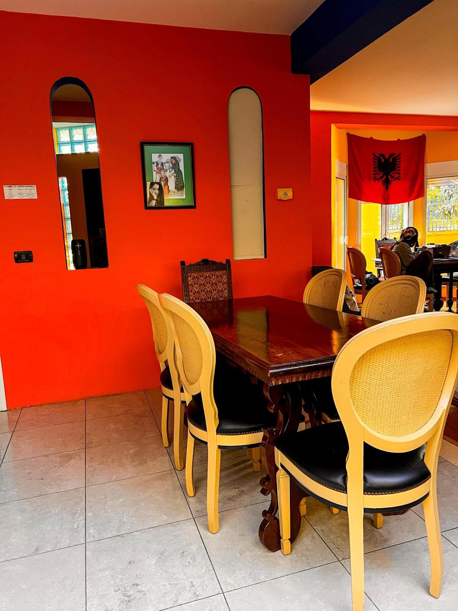 Blue Door Hostel Tirana Exteriér fotografie