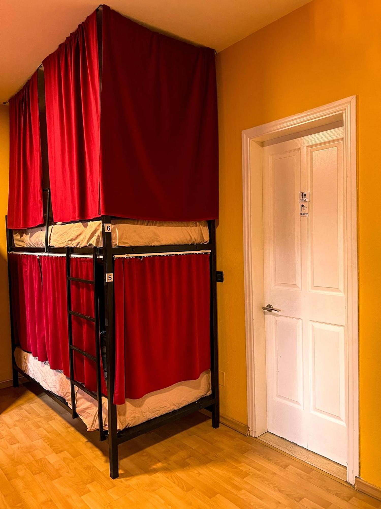 Blue Door Hostel Tirana Exteriér fotografie